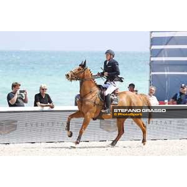 LGCT of Miami Beach - Class 4 - Roger Yves Bost (FRA) on Vino D\'Espinet - Miami Beach, - 5 April 2018 - ph.Stefano Grasso/LGCT