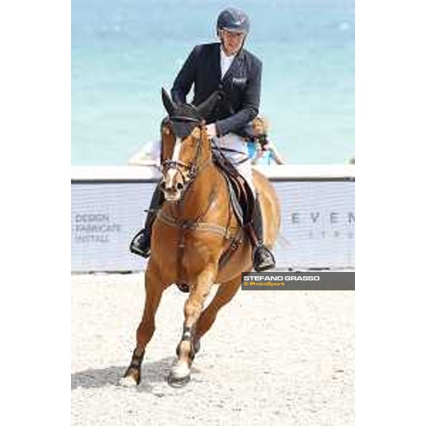 LGCT of Miami Beach - Class 4 - Roger Yves Bost (FRA) on Vino D\'Espinet - Miami Beach, - 5 April 2018 - ph.Stefano Grasso/LGCT