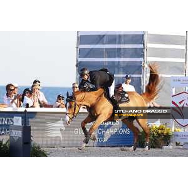 LGCT of Miami Beach - Class 10 - Ben Maher (GBR) on Don Vito - Miami Beach, - 6 April 2018 - ph.Mario Grassia/LGCT
