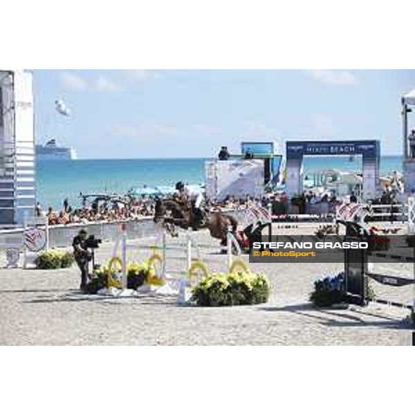 LGCT of Miami Beach - Class 10 - Carlos Enrique Lopez Lizarazo (COL) on Ulhane de Conde - Miami Beach, - 6 April 2018 - ph.Mario Grassia/LGCT