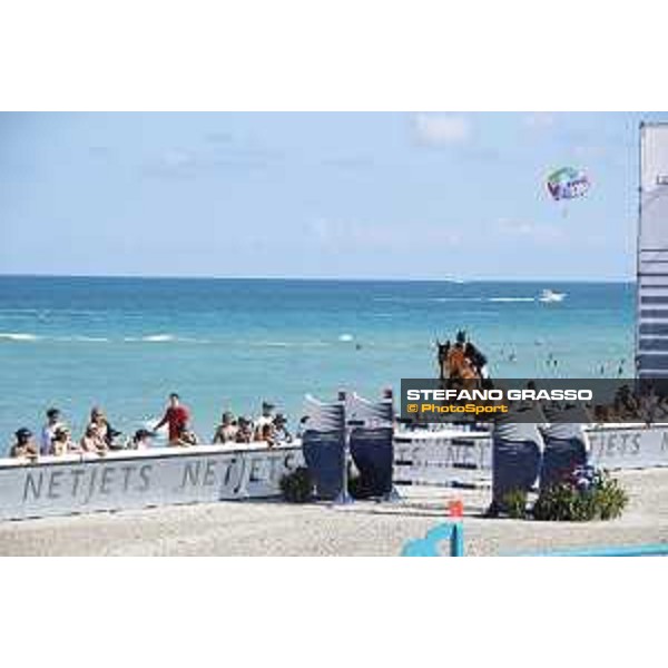 LGCT of Miami Beach - Class 10 - Denis Lynch (IRL) on RMF Echo - Miami Beach, - 6 April 2018 - ph.Mario Grassia/LGCT