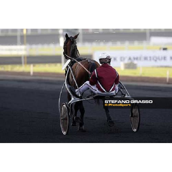 Lufti Kolgjini with Glen Kronos goes to the start of Prix du Luxembourg Paris Vincennes, 26th jan. 2008 ph. Stefano Grasso