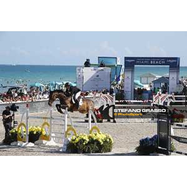 LGCT of Miami Beach - Class 10 - Sergio Alvarez Moya (ESP)on Charmeur - Miami Beach, - 6 April 2018 - ph.Mario Grassia/LGCT