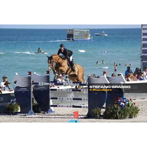 LGCT of Miami Beach - Class 10 - Ben Maher (GBR) on Don Vito - Miami Beach, - 6 April 2018 - ph.Mario Grassia/LGCT