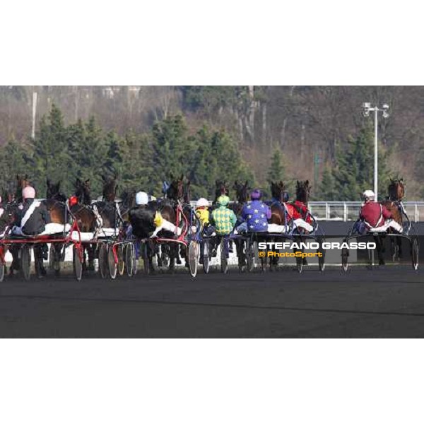 after the start in the Prix du Luxembourg Lufti Kolgjini with Glen Kronos leads at right. Paris Vincennes, 26th jan. 2008 ph. Stefano Grasso
