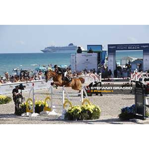 LGCT of Miami Beach - Class 10 - Simon Delestre (FRA) on Gain Line - Miami Beach, - 6 April 2018 - ph.Mario Grassia/LGCT