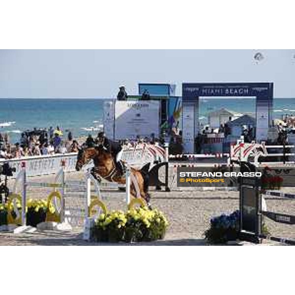 LGCT of Miami Beach - Class 10 - Darragh Kenny (IRL) on Team de Coquerie - Miami Beach, - 6 April 2018 - ph.Mario Grassia/LGCT