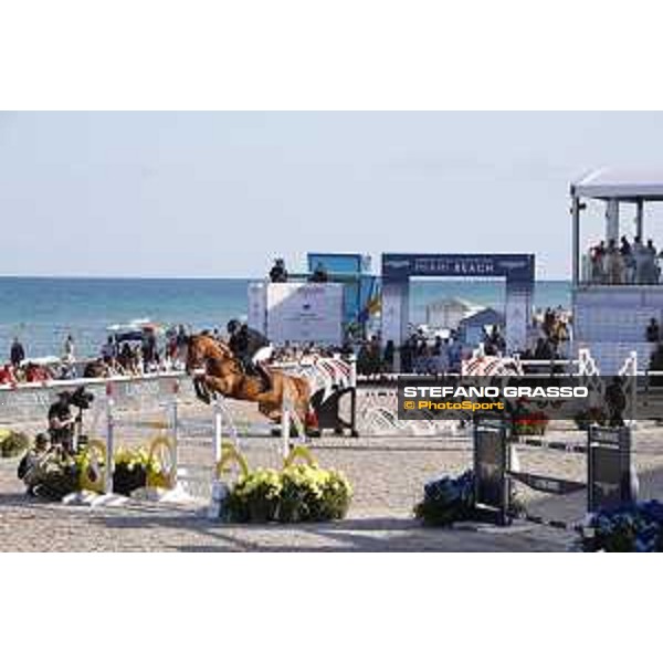 LGCT of Miami Beach - Class 10 - Roger Yves Bost (FRA) on Vino D\'Espinet - Miami Beach, - 6 April 2018 - ph.Mario Grassia/LGCT