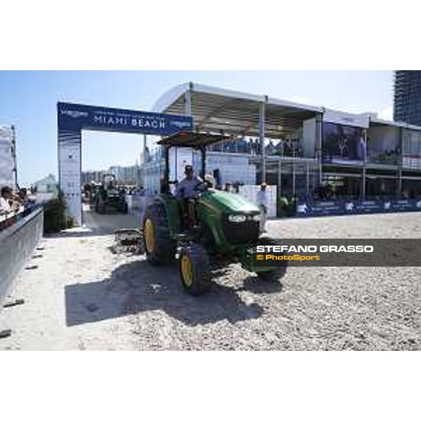 LGCT of Miami Beach - Various - Arena maintenance vehicle - Miami Beach, - 6 April 2018 - ph.Mario Grassia/LGCT