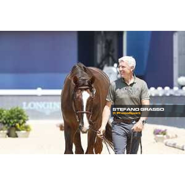 LGCT of Shanghai - Vet check - Roger Yves Bost (FRA) and Sunshine du Phare - Shanghai, - 19 April 2018 - ph.Stefano Grasso/LGCT