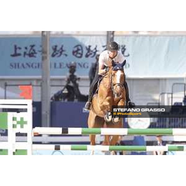 LGCT of Shanghai - Warm up - Lorenzo de Luca (ITA) on Jeunesse van T Paradijs - Shanghai, - 19 April 2018 - ph.Stefano Grasso/LGCT