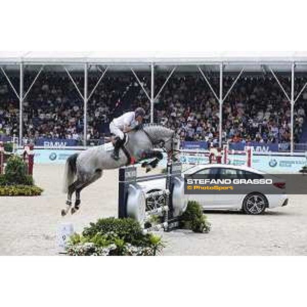 LGCT of Shanghai - Class 6 - John Whitaker (GBR) on Cassinis Chaplin - Shanghai, - 22 April 2018 - ph.Stefano Grasso/LGCT