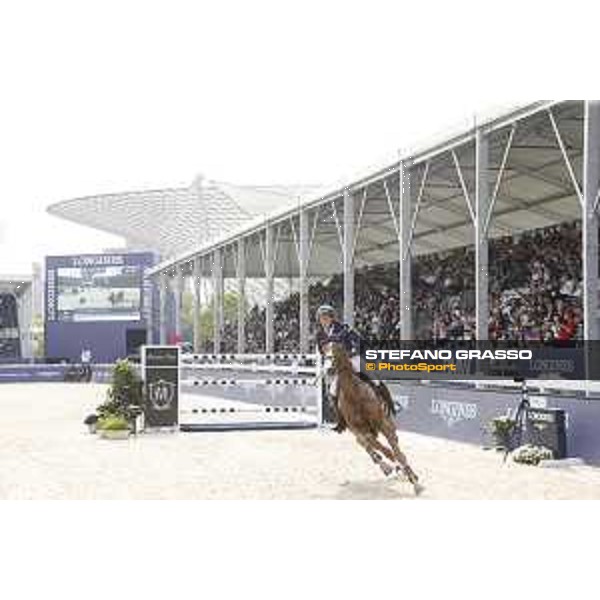 LGCT of Shanghai - Class 6 - Cameron Hanley (IRL) on EIS Isaura - Shanghai, - 22 April 2018 - ph.Mario Grassia/LGCT