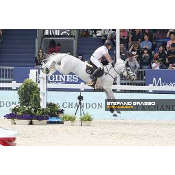 LGCT of Shanghai - Class 6 - Michael Whitaker (GBR) on Valmy de la Lande - Shanghai, - 22 April 2018 - ph.Stefano Grasso/LGCT