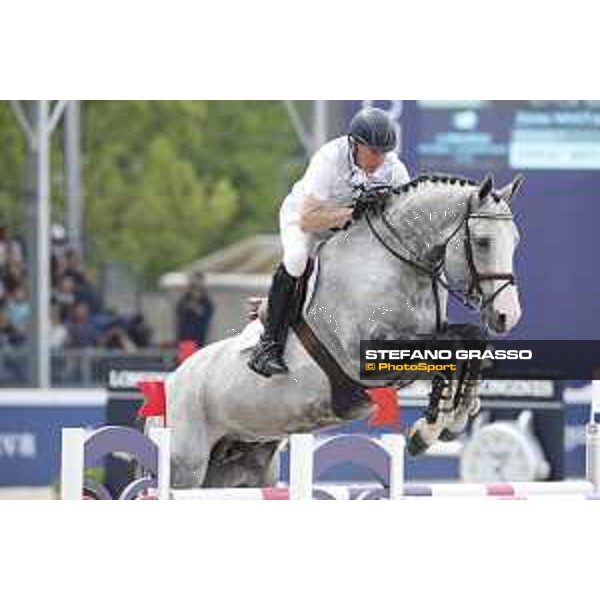 LGCT of Shanghai - Class 6 - John Whitaker (GBR) on Cassinis Chaplin - Shanghai, - 22 April 2018 - ph.Stefano Grasso/LGCT