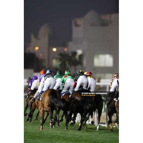 the horse of the Fegentri Race on the first bend Doha, 27th febr. 2008 ph. Stefano Grasso