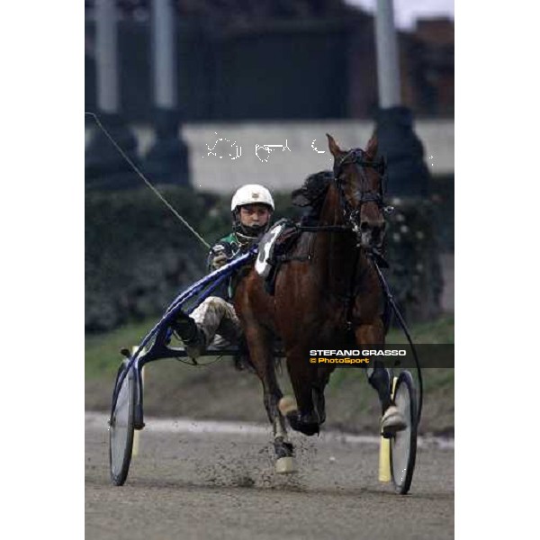 Enrico Bellei with Algiers Hall flies to the line and wins the Gran Premio Ponte Vecchio Firenze, 9th march 2008 ph. Stefano Grasso