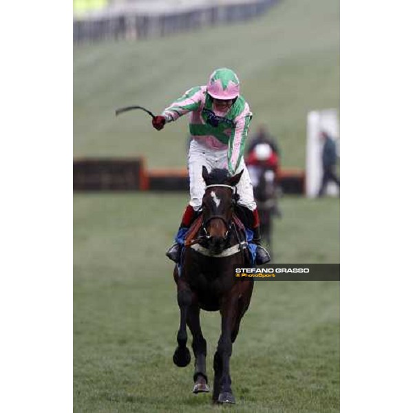Robert \'chocolate\' Thornton on Katchit wins the Smurfit Kappa Champion Hurdle Challenge Trophy beating Tom Scudamore on Osama Cheltenham The Festival , 1st day 11th march 2008 ph. Stefano Grasso