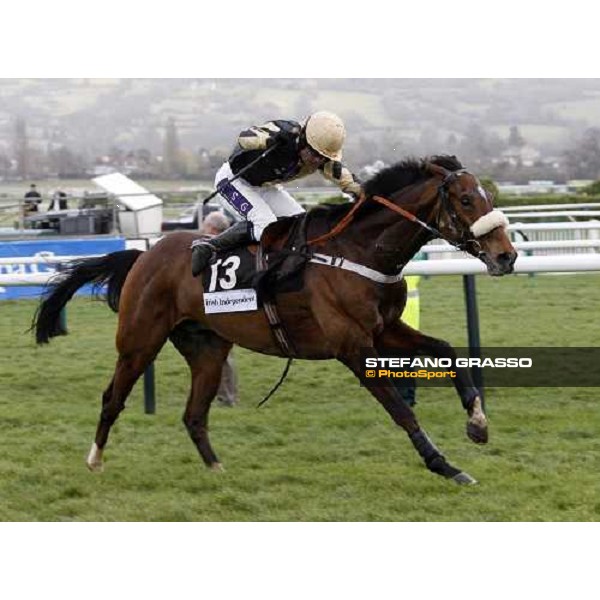 Denis O\' Regan on Tidal Bay flyes toward the post and wins the Irish Indipendent Arkle Challenge Trophy Steeple Chase Cheltenham The Festival , 1st day 11th march 2008 ph. Stefano Grasso