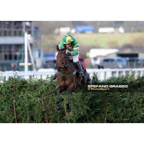 Nina Carberry jumps the last fence on Garde Champetre and goes to win the BGC Handicap Steeple Chase Cheltenham, 1st day, 11th march 2008 ph. Stefano Grasso