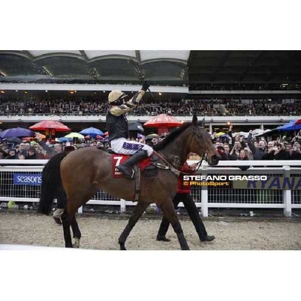 Denis O\' Regan comes back in triumph on Inglis Drever after winning the Ladbrokes World Hurdle Race Cheltenham, The Festival 3rd day, 13th march 2008 ph. Stefano Grasso