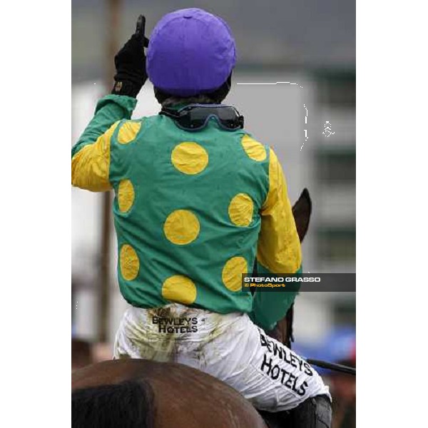 Ruby Walsh comes back in triumph on Master Minded after winning The Seasons Holidays Queen Mother Champion Steeple Chase Cheltenham, The Festival 3rd day, 13th march 2008 ph. Stefano Grasso
