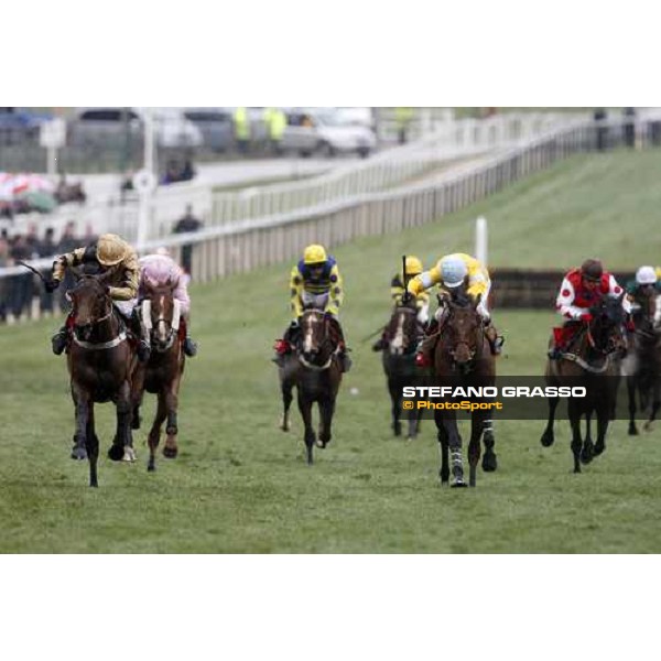 at left Denis O\' Regan on Inglish Drever at the last meters of the Ladbrokes World Hurdle Race Cheltenham, The Festival 3rd day, 13th march 2008 ph. Stefano Grasso