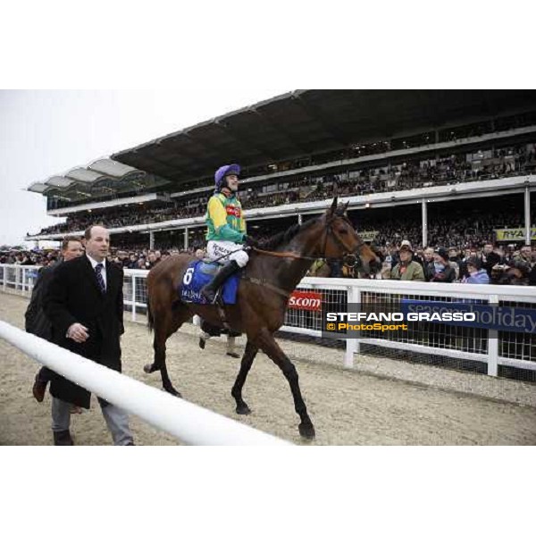 Ruby Walsh on Master Minded comes back in triumph after winning the Seasons Holidays Queen Mother Champion Steeple Chase Cheltenham, The Festival 3rd day, 13th march 2008 ph. Stefano Grasso