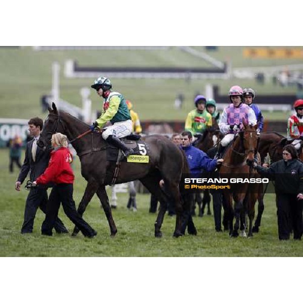 Sam Thomas on Denman before winning the Totesport Cheltenham Gold Cup followed by Ruby Walsh on Kauto Star Cheltenham, 4th day, 14th march 2008 ph. Stefano Grasso