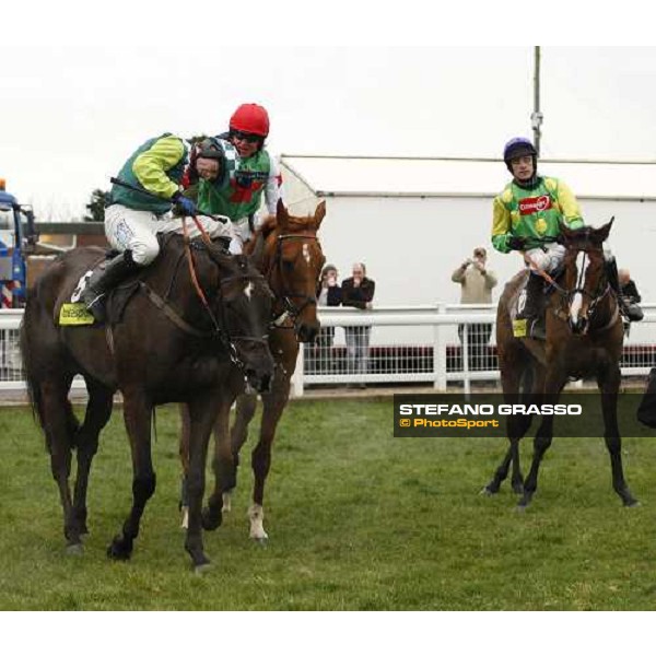 \'Choc\' Thornton congratulates with Sam Thomas on Denman winner of the Totesport Cheltenham Gold Cup with Ruby Walsh on Kauto Star behind Cheltenham, 4th day, 14th march 2008 ph. Stefano Grasso