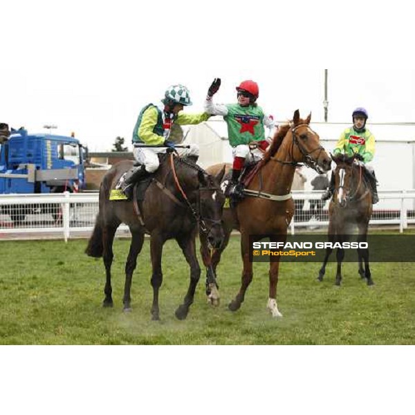 \'Choc\' Thornton congratulates with Sam Thomas on Denman winner of the Totesport Cheltenham Gold Cup with Ruby Walsh on Kauto Star behind Cheltenham, 4th day, 14th march 2008 ph. Stefano Grasso