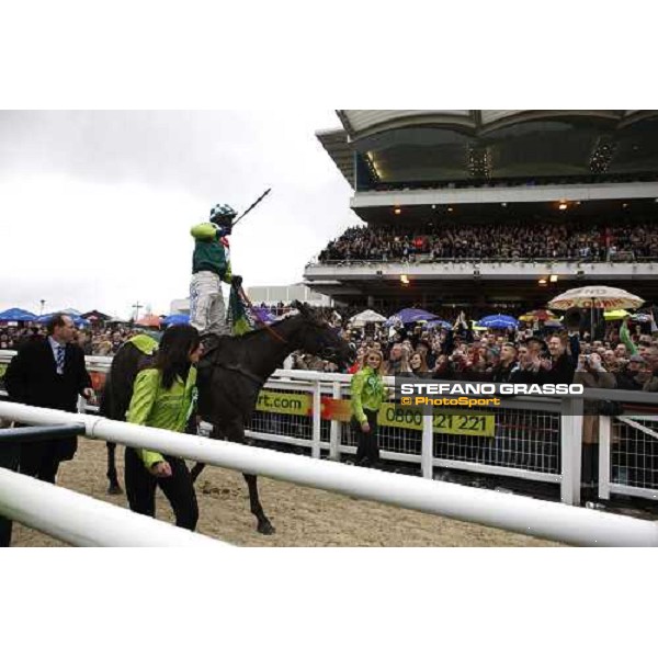 Sam Thomas on Denman celebrates after winning the Totesport Cheltenham Gold Cup Cheltenham, 4th day, 14th march 2008 ph. Stefano Grasso
