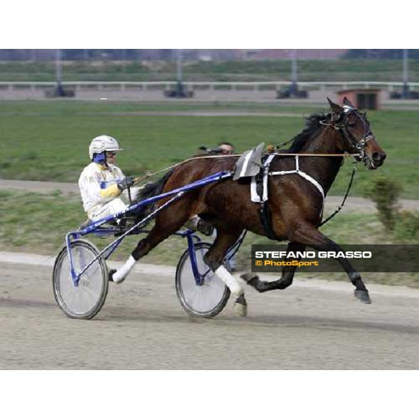 Roberto Andreghetti with Lory Trio warming up before the start of Gran Premio Beatrice Firenze, Le Mulina, 9th march 2008 ph.Stefano Grasso