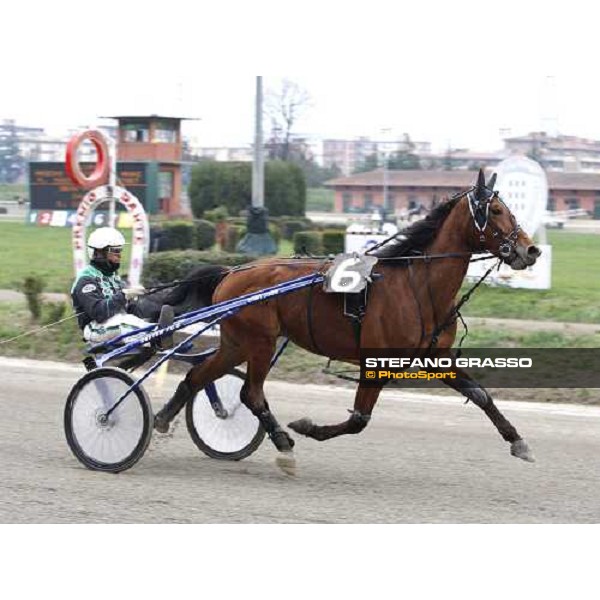 Enrico Bellei warming up with Lemon d\' Ete before the start of Gran Premio Dante Firenze Le Mulina, 9th march 2008 ph. Stefano Grasso