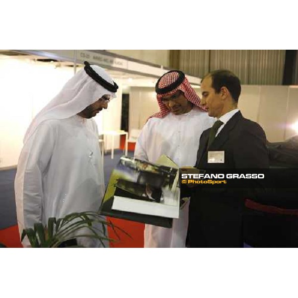 Daniele Camuffo explains the Kurtsystems car at the Dubai Arabian horse show fair Dubai, 23th march 2008 ph. Stefano Grasso