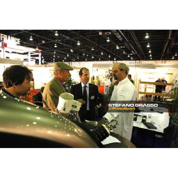 Daniele Camuffo and Monty Roberts explain the Kurtsystems car at the Dubai Arabian horse show fair Dubai, 23th march 2008 ph. Stefano Grasso