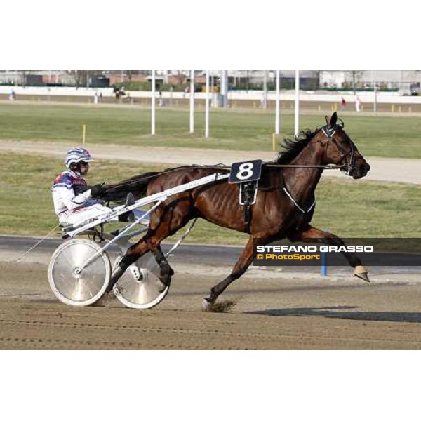 J.Sjunnesson warming up with Ideale Luis before the Gran Premio Cittˆ di Torino Torino, Vinovo racetrack, 5th april 2008 ph. Stefano Grasso