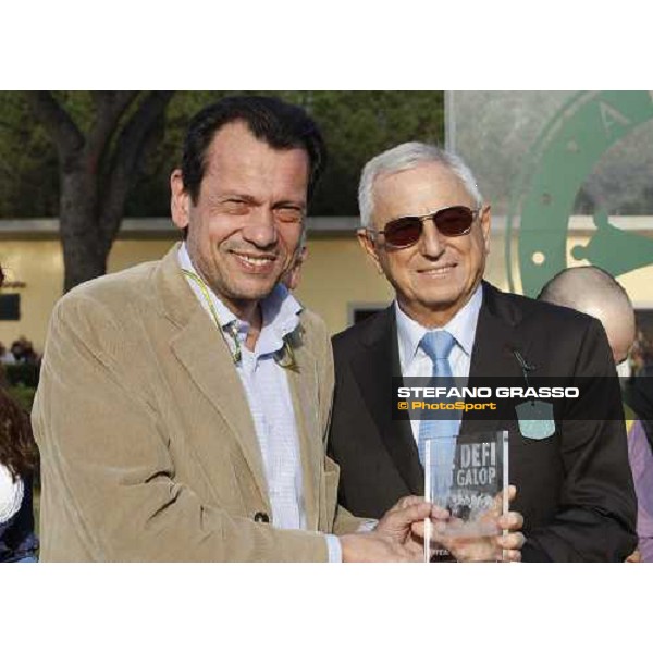 Lino Scarpellini owner of Gimmy receives the trophy after winning the Premio Regione Toscvana - Def“ du Galop Pisa San Rossore, 30th march 2008 ph. Stefano Grasso