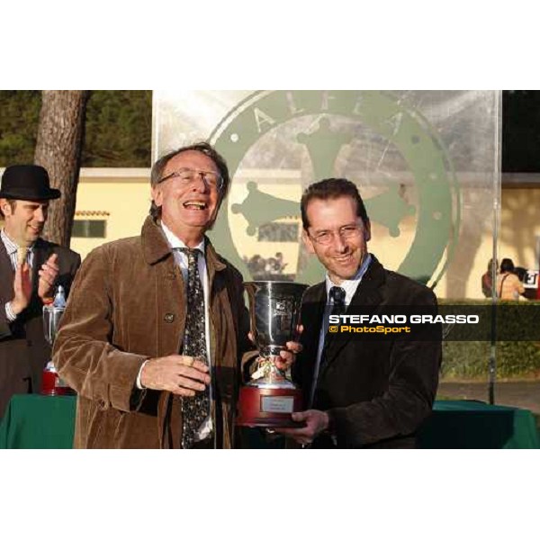 Diego Romeo receives the cup by Unire after winning with Eldest the 118¡ Premio Pisa Pisa San Rossore, 30th march 2008 ph. Stefano Grasso