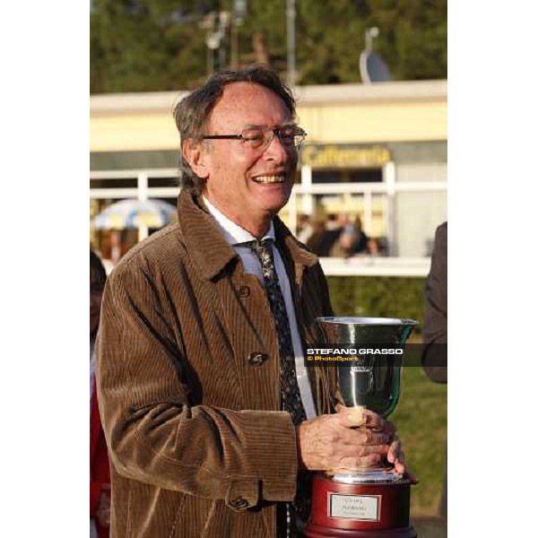 Diego Romeo with the cup from Unire after winning with Eldest the 118¡ Premio Pisa Pisa San Rossore, 30th march 2008 ph. Stefano Grasso