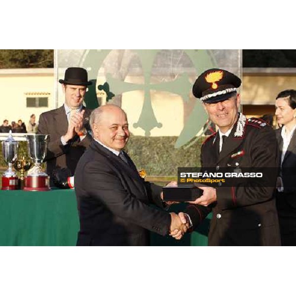 trainer Vittorio Caruso receives the prize after winning with Gimmy the Premio Regione Toscana - Def“ du Galop Pisa San Rossore, 30th march 2008 ph. Stefano Grasso