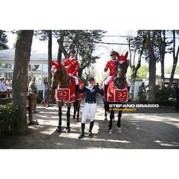 GCL of Madrid - Prize giving ceremony - Team London Knights - Ben Maher (GBR) on Explosion W, Nicola Philippaerts (BEL) on H&M Harley v. Bisschop, Emily Moffitt - 5 May 2018 - ph.Stefano Grasso - Mario Grassia/GCL