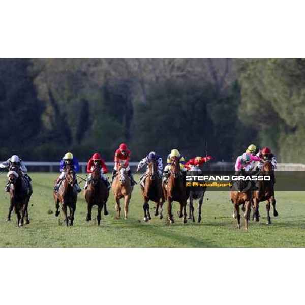 on the straight of 118¡ Premio Pisa Mirco Demuro on Eldest (2nd from right) goes and wins the race Pisa San Rossore, 30th march 2008 ph. Stefano Grasso