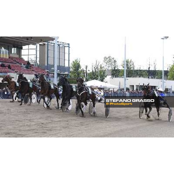 Roberto Andreghetti with Lory Trio (5) wins the Gran Premio d\' Italia Filly, beating Leonida Grif (2) and Little Italy (3) Bologna, 13th april 2008 ph. Stefano Grasso