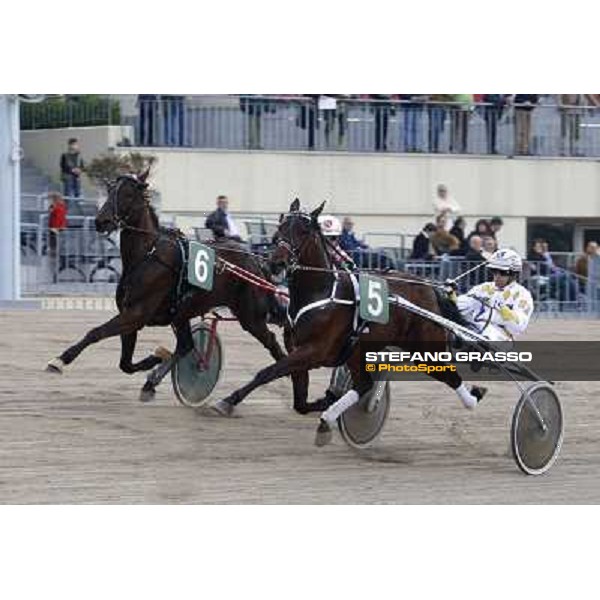 Roberto Andreghetti with Lory Trio (5) leads the Gran Premio d\' Italia Filly after the start, with Riccardo Mazzarini and Lady Men at his right Bologna, 13th april 2008 ph. Stefano Grasso