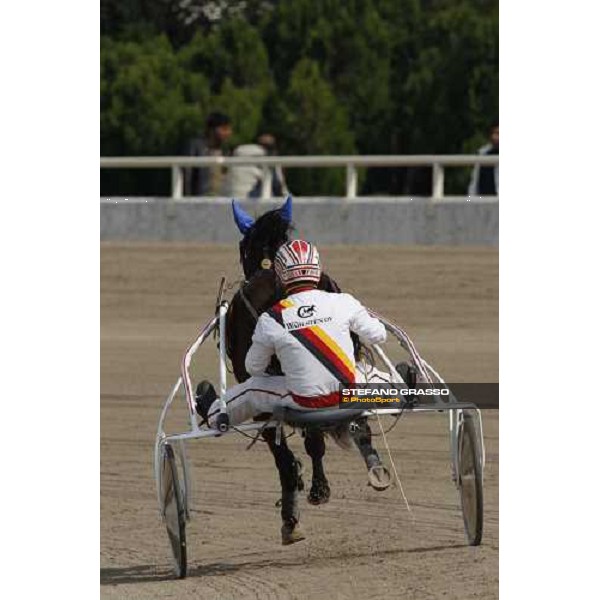 Roberto Vecchione warming up with Letter from Om Bologna, 13th april 2008 ph. Stefano Grasso