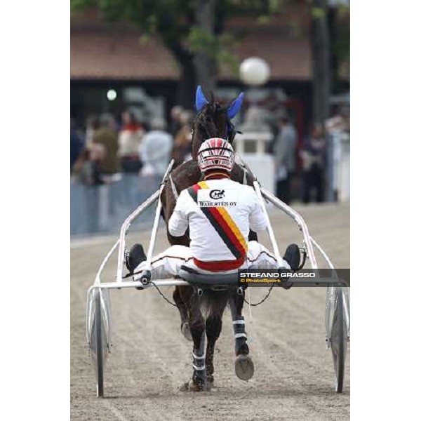 Roberto Vecchione warming up with Letter from Om Bologna, 13th april 2008 ph. Stefano Grasso