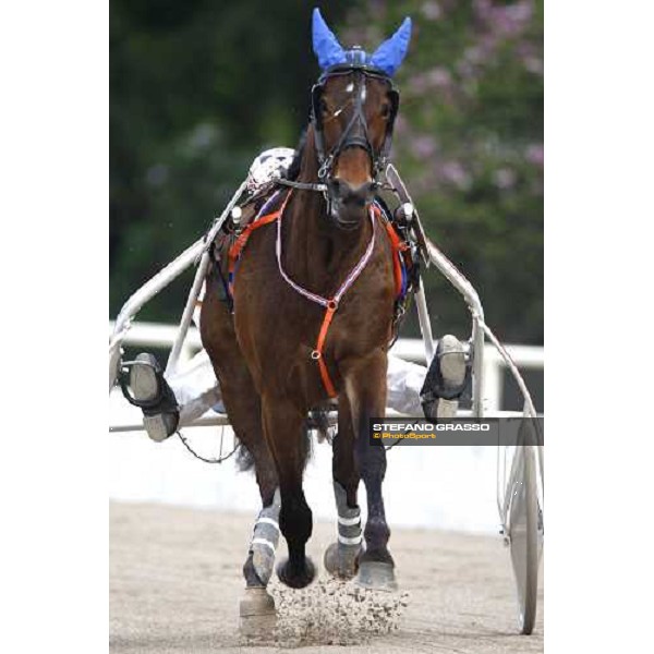 Roberto Vecchione warming up with Letter from Om Bologna, 13th april 2008 ph. Stefano Grasso