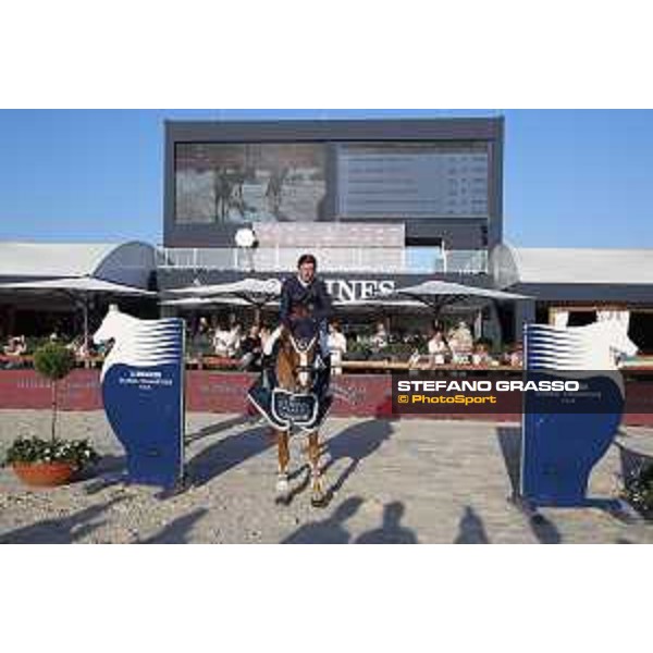 LGCT of St Tropez - Class 2 - Prize giving ceremony - Darragh Kenny (IRL) on Babalou - St Tropez, Ramatulle beach - 31 May 2018 - ph.Stefano Grasso/LGCT