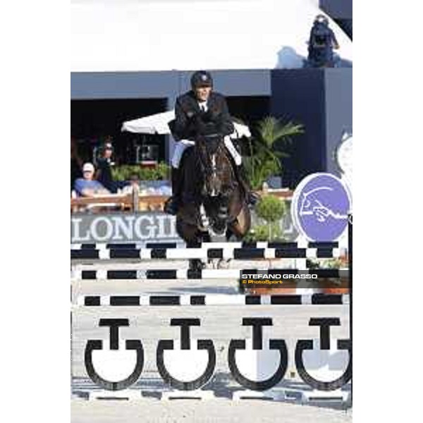 LGCT of St Tropez - Class 2 - Eric Van Der Vleuten (NED) on Zigali P S - St Tropez, Ramatulle beach - 31 May 2018 - ph.Stefano Grasso/LGCT
